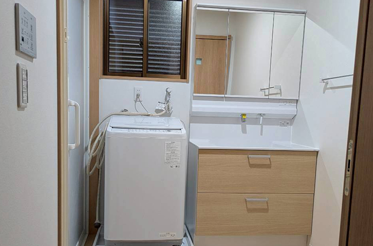 離れの浴室を母屋へ移設リフォーム｜寒さ対策と快適動線を実現