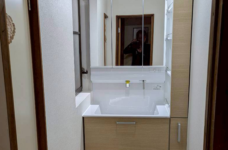 洗面化粧台取替工事|隙間解消&収納改善で使いやすい洗面室へ